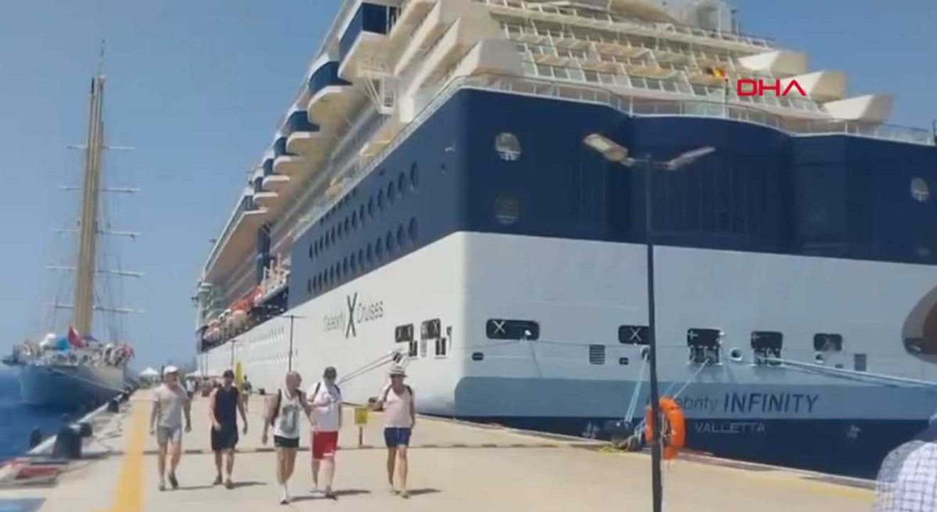 MUĞLA'nın Bodrum ilçesine 2 kruvaziyer ile 2 bin 277 turist geldi. Kente gelen turistler tarihi noktaları ziyaret ederken, çarşıda vakit geçirdi.  Dünyanın en önemli turizm destinasyonlarından biri olan Bodrum'a kruvaziyerler gelmeye devam ediyor. Bu kaps