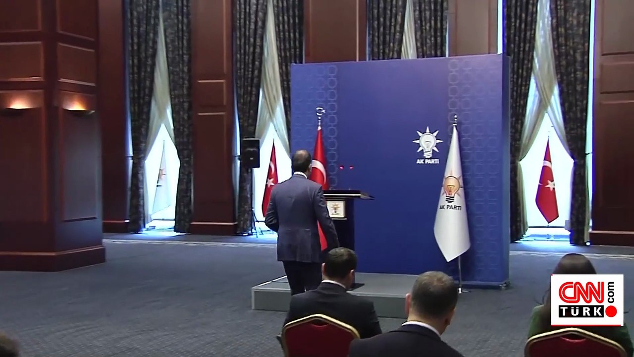 AK Parti Sözcüsü Ömer Çelik'ten Özgür Özel'e tepki: Siyasi adaptan ve ahlaki tutumdan yoksundur