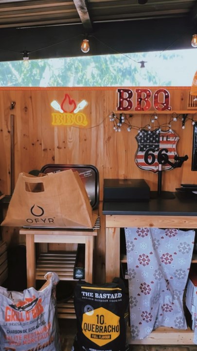 Bienvenue dans la smokeur Family ! Ici bonne humeur et belle ambiance, on partage notre passion pour la cuisine en mode kamado et barbecue ! Chaque semaine une épisode de kamado 101 pour bien débuter et maîtriser son kamado