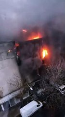 Impactante incendio en La Plata: explosiones, humo y caída al vacío de electrodomésticos