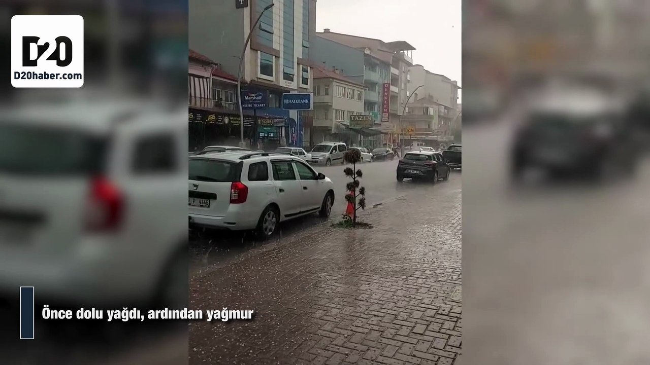 Denizli’nin Tavas ilçesine önce dolu yağdı, ardından yağmur