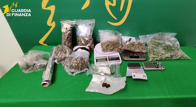 Droga, smantellata piazza di spaccio: 11 misure cautelari, ai vertici una giovane coppia (16.07.25)