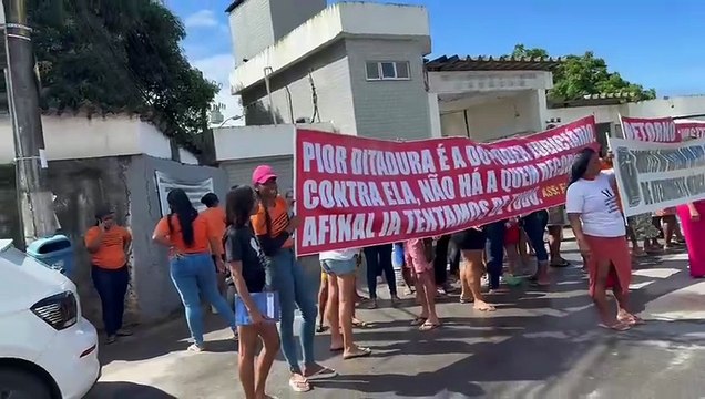 Familiares fazem manifestação e questionam mortes de detentos ocorridas dentro de presídio em Salvador