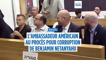 L'ambassadeur américain Mike Huckabee au procès de Netanyahu pour montrer le soutien de Trump