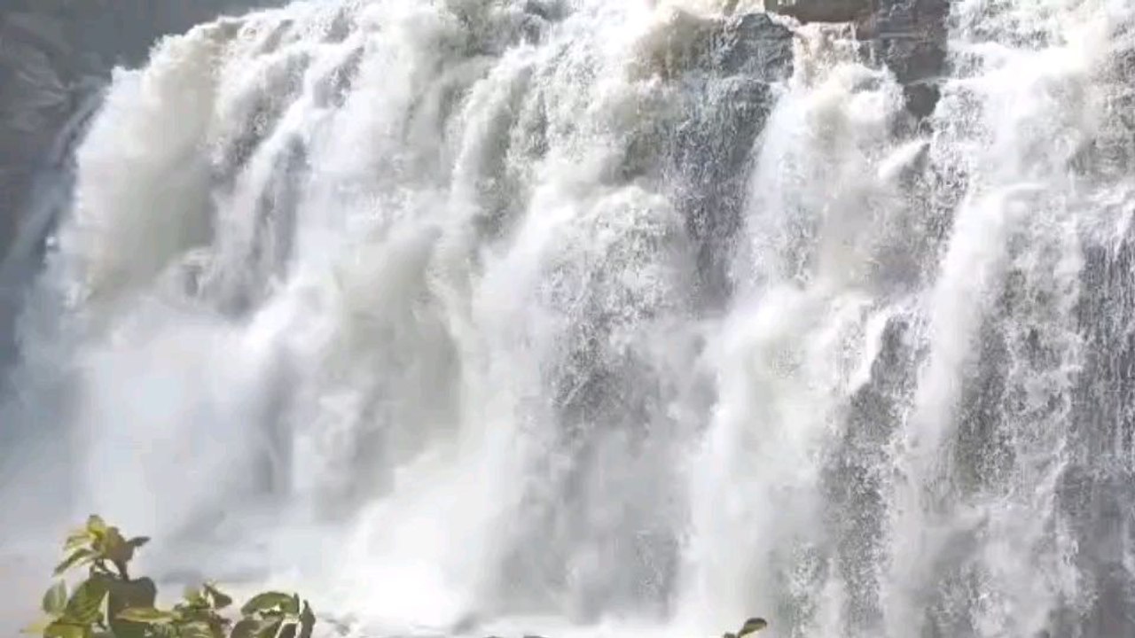 hundru Waterfall