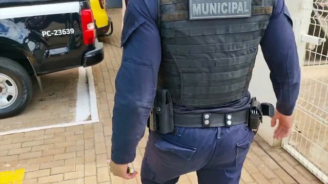 Andarilho causa perturbação em empresa e 'ao ser convidado a se retirar', ameaça funcionárias com canivete