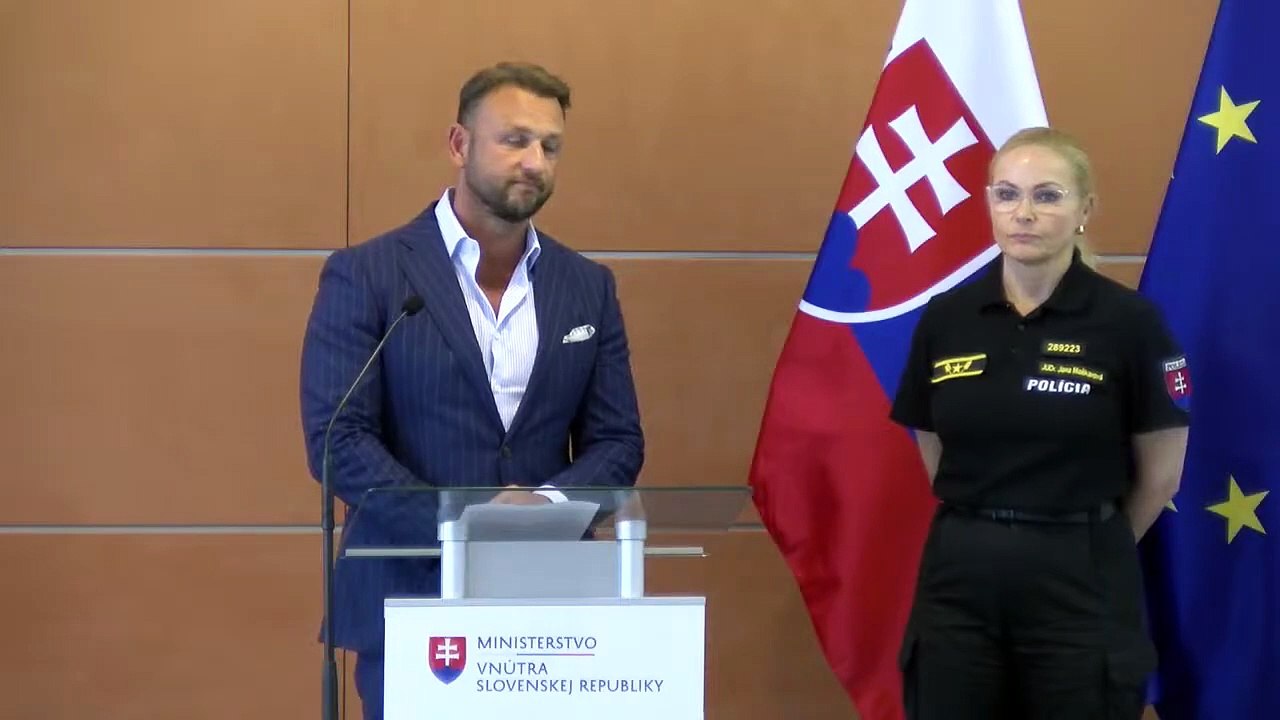 ZÁZNAM: Šutaj Eštok: Vo veci bombových hrozieb sa informovalo v súlade s pokynmi