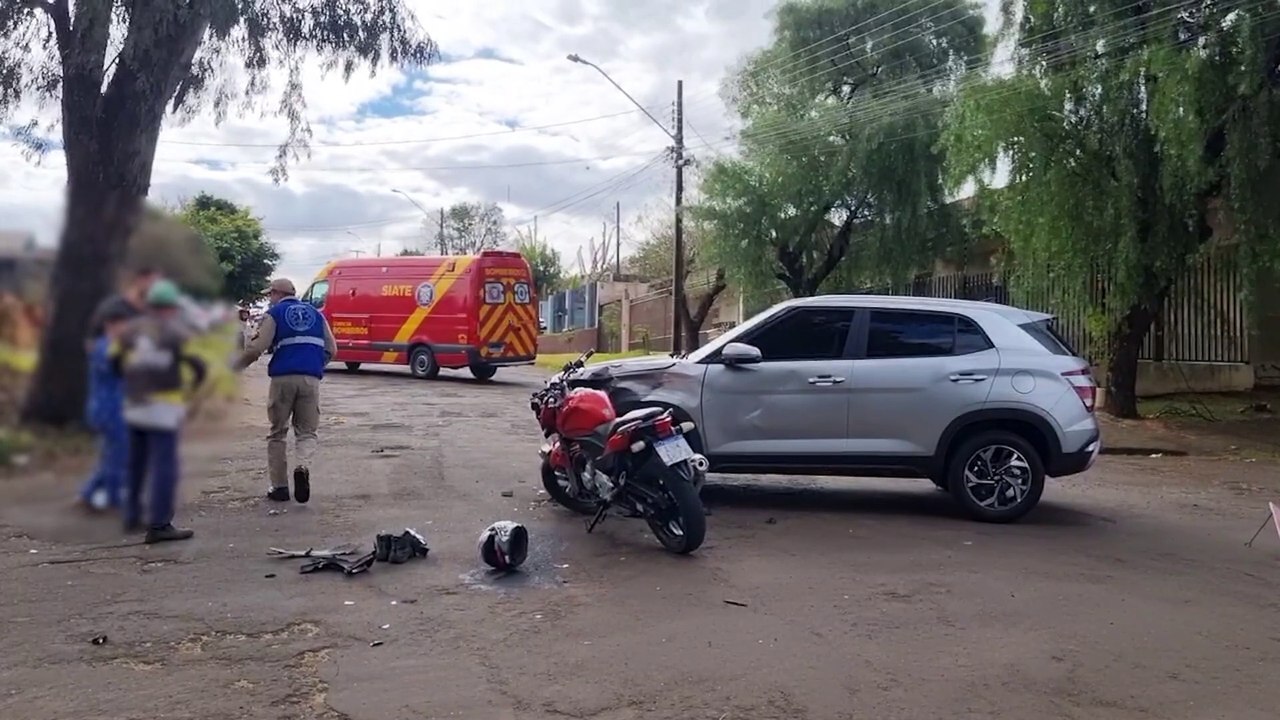 Motociclista sofre fratura em acidente no Bairro Universitário, em Cascavel