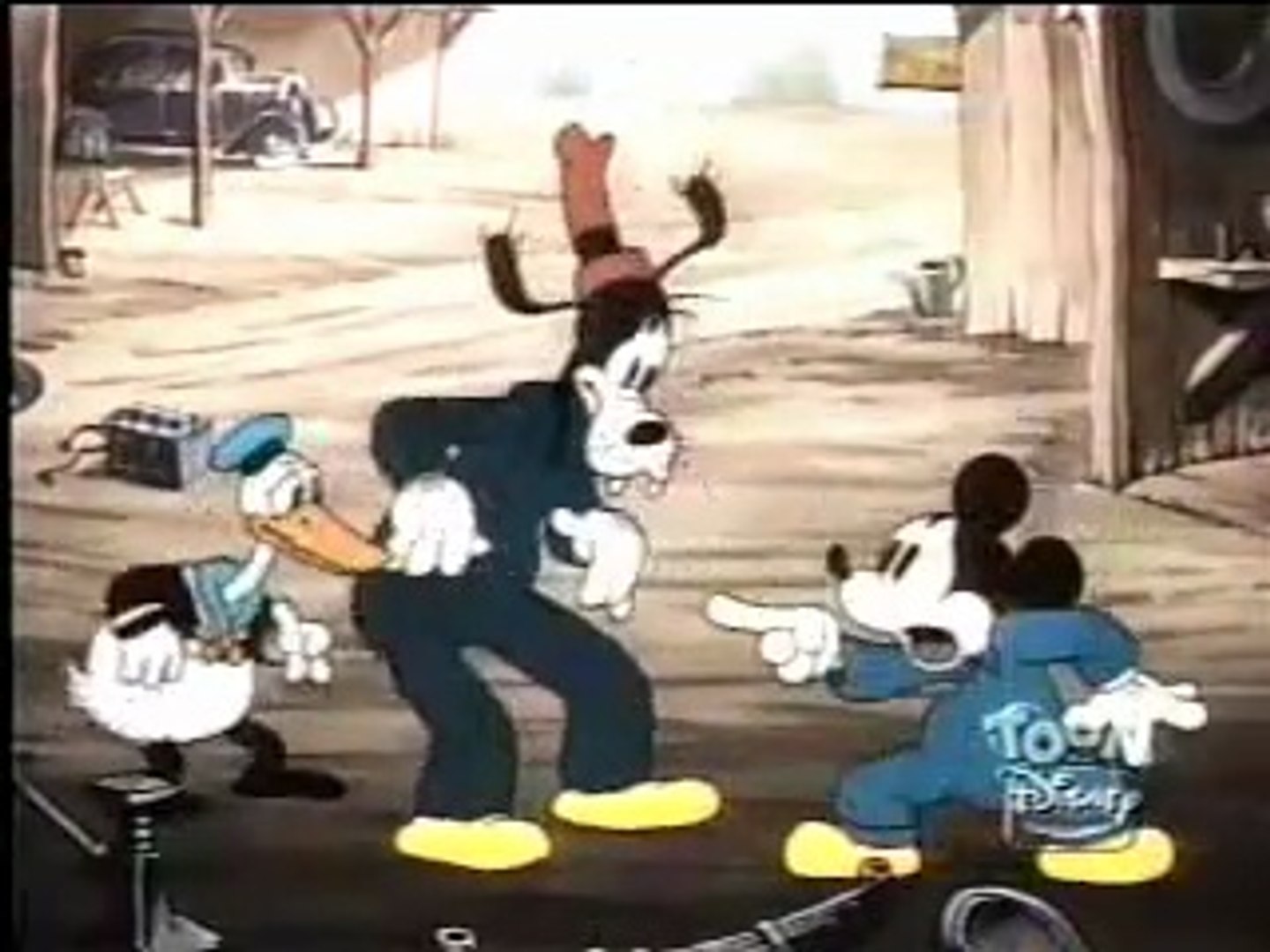 Mickey's Service Station - video Dailymotion