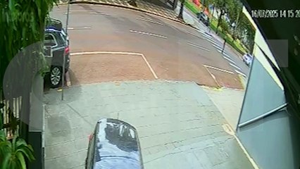 Vídeo mostra momento em que homem é atropelado na Rua São Paulo