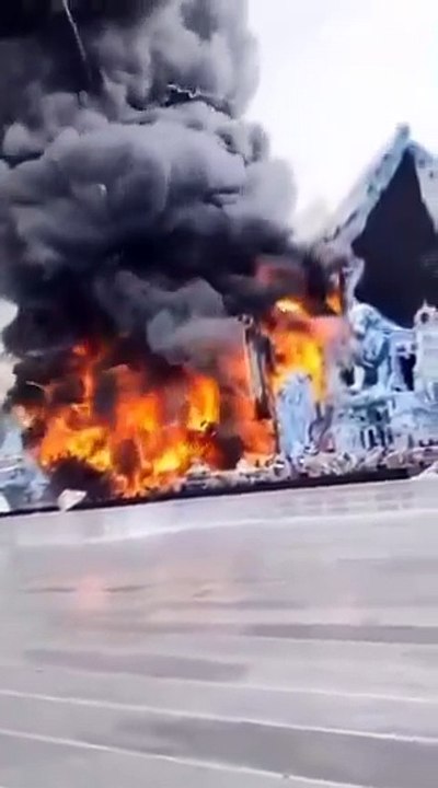 Incendio consume escenario de Tomorrowland