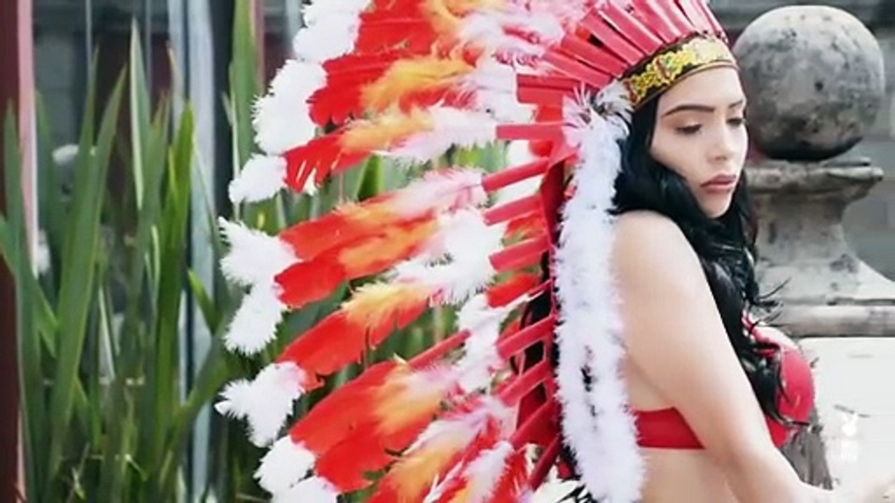 Tracy Saenz, la sensual cazadora