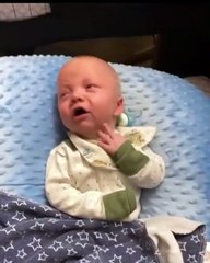 😩👶👶 Mon fils n’en peut plus que son jumeau pleure tout le temps 😭 — LeAnn Dye via ViralHog