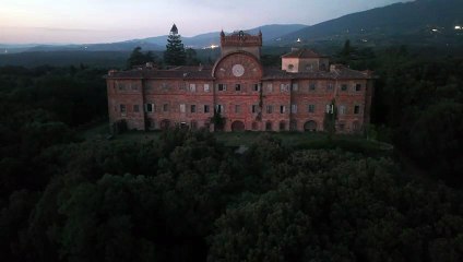 Il castello di Sammezzano si illumina con il tricolore
