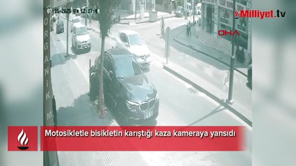 Motosikletle bisikletin çarpıştığı kaza kamerada