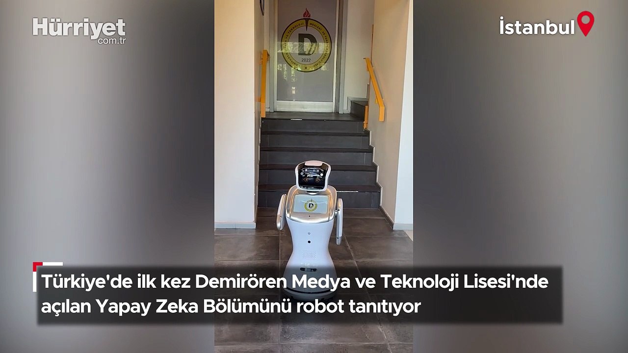Türkiye'de ilk kez Demirören Medya ve Teknoloji Lisesi'nde açılan Yapay Zeka Bölümünü robot tanıtıyor