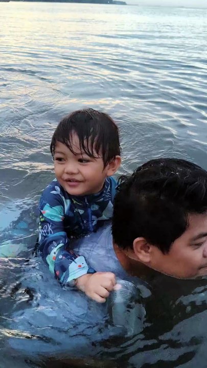 Naligo si Grey nag-ride sa liko sa iyang papa