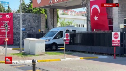 İstanbul'da demir kapının üzerine düştüğü 10 yaşındaki Eymen öldü