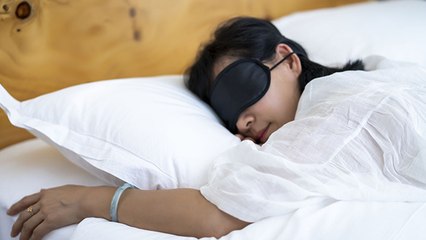 Wrong Sleeping Position: लड़कियों को उल्टा सोने से क्या होता है, Stomach Sleep Side Effects...