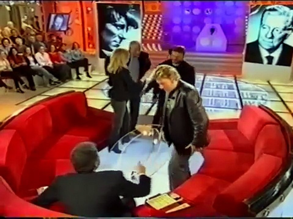 Johnny Hallyday évoque Jean Gabin – Interview rare | Vivement Dimanche Prochain (2003)