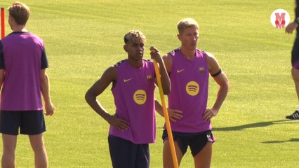 Lamine Yamal entrenando con el Barça