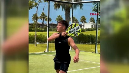 Arda Turan'ın Antalya'da tatil keyfi