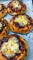 🍕 ميني بيتزا بلقمة وحدة… خفيفة وسريعة ولذيذة