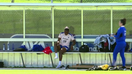 Diani blessée ? Entraînement écourté et attelle au pied pour la joueuse !
