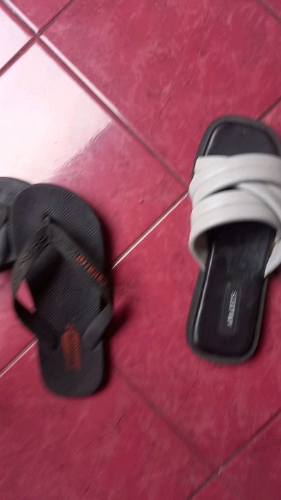 Sandal broken view