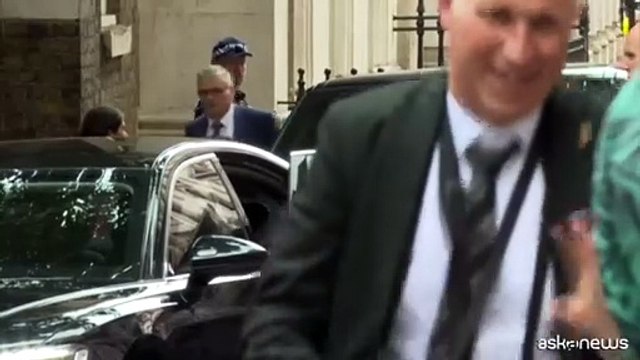 Il cancelliere Merz a Londra accolto da Starmer a Downing Street