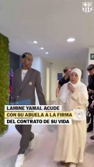 Yamal acude con su abuela a la firma de su renovación con el Barça