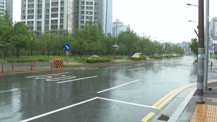 [속보] 전남 해안에 '극한 호우'...신안·순천·곡성 '긴급호우재난문자' / YTN