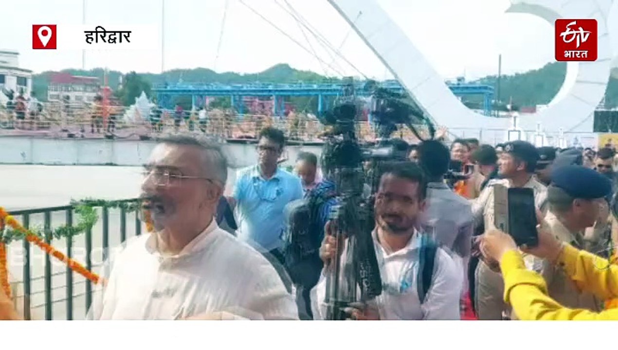 हरिद्वार में कांवड़ियों का ग्रैंड वेलकम, हेलीकॉप्टर से की गई फूलों की बारिश