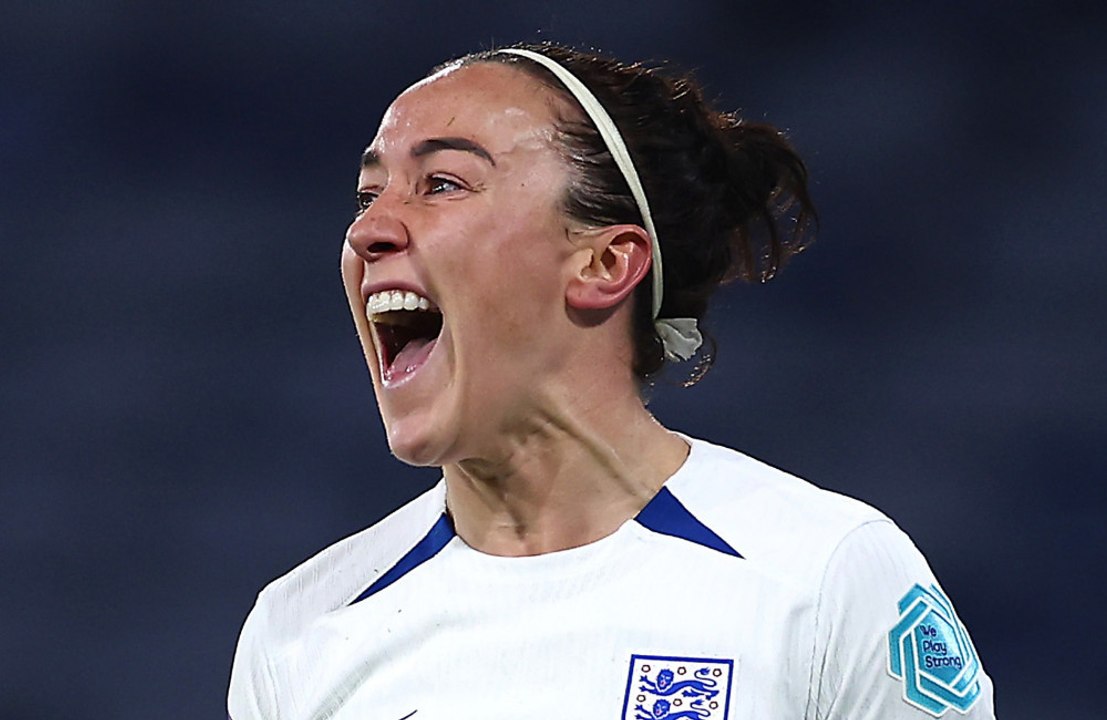 Lucy Bronze says players feel 'pressured' to help grow women's football