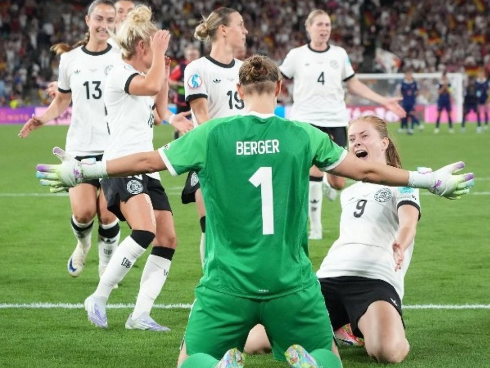 Berger wird zur "Heldin": Presse huldigt deutsche Mannschaft