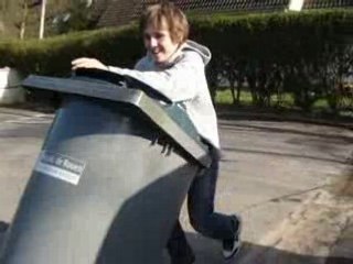 petite balade en poubelle la suite