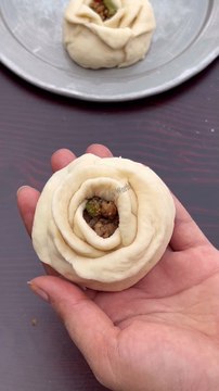 Easy Rose Bread Shape Method #tastemadeworld #trending #roseroll #rosebread #rosebun #breadrose #yts