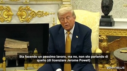 Trump nega di voler licenziare Powell: "Altamente improbabile"