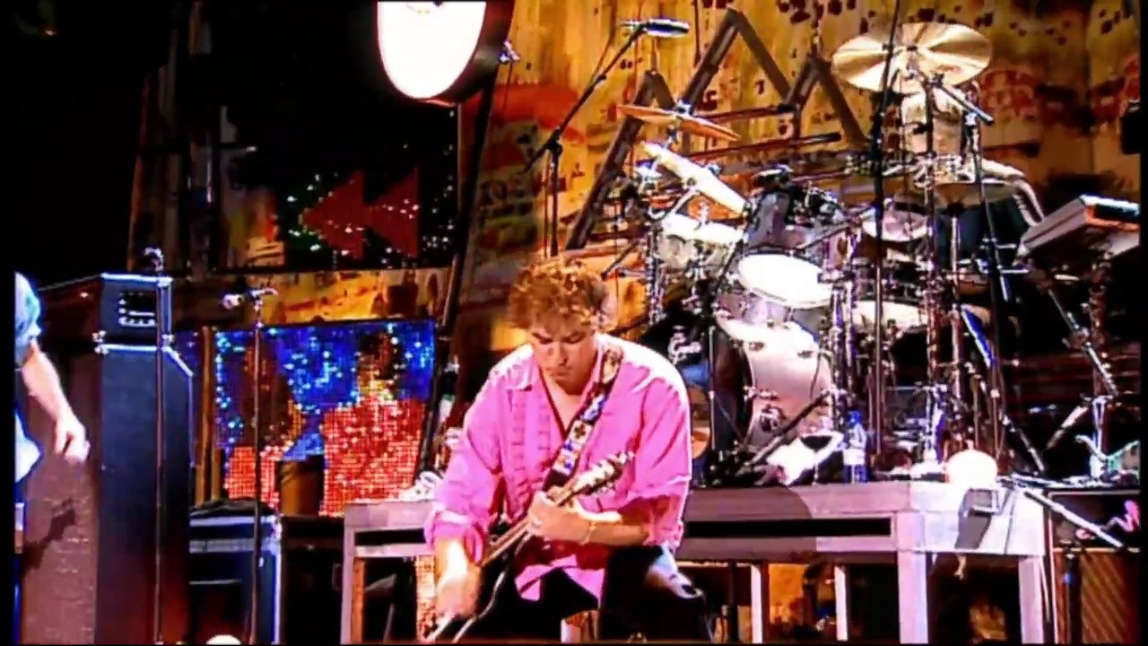 It's the End of the World as We Know It (And I Feel Fine) - R.E.M.(live)
