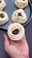 Easy Rose Bread Shape Method #tastemadeworld #trending #roseroll #rosebread #rosebun #breadrose #yts