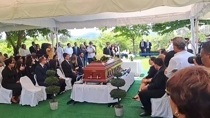 Viuda de “Fello” Suberví al sepultarlo: “Estoy con el alma hecha pedazos”