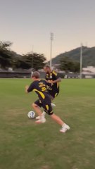 El 'troleo' de Neymar a su hijo con caño incluido