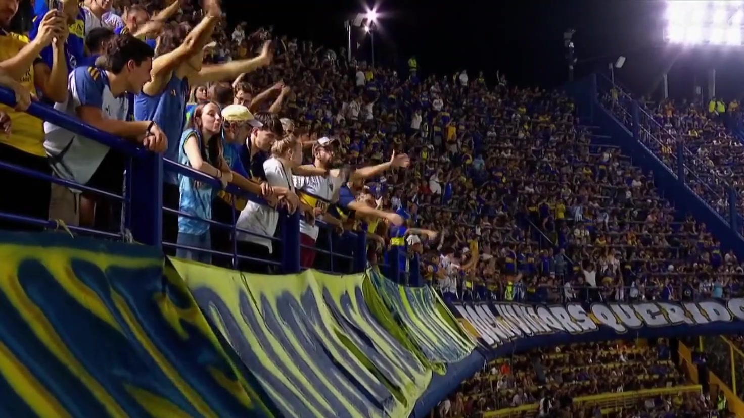 AR OOV ARG AWAY FAN 170725
