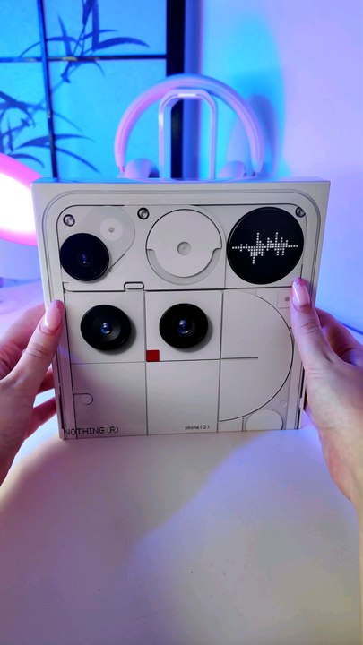 Et si je te disais que le smartphone le plus stylé de 2025 il coûte pas du tout 2000 euros 😱 Il est super original avec de bonnes performances ! La marque Nothing est de plus en plus étonnante 😁 #astuce #astuces #nothing #nothingphone3 #nothingphone