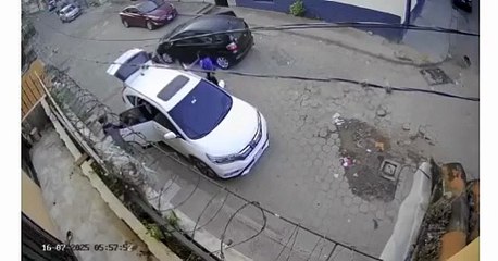 Asaltan a mujeres frente a una vivienda en el barrio El Guanacaste,
