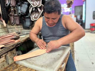 Alpargatas, auténticas joyas que hacen lucir al jaranero en Yucatán