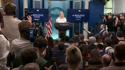 Karoline Leavitt Avoids Epstein List Questions | DOJ Scandal 2025 | Breaking USA News