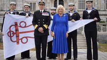 カミラ王妃、英国初の女性「海軍中将」に任命される