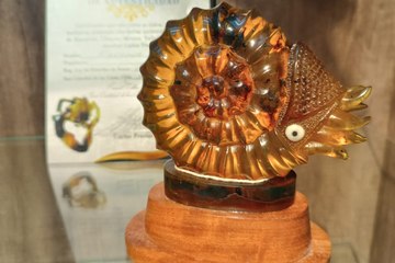 Artesanos de Chiapas alertan por venta de ámbar falso; su precio sigue aumentando