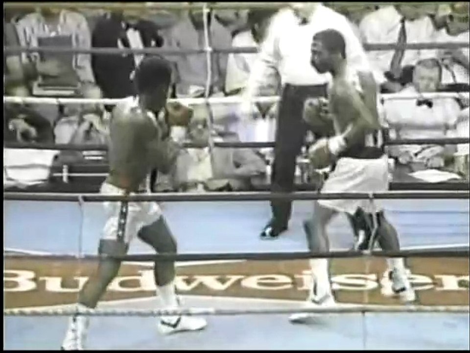 Aaron Pryor VS Bobby Joe Young
